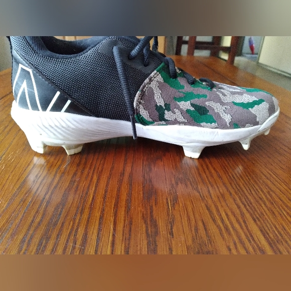 Men's new balance cleats - Picture 2 of 6